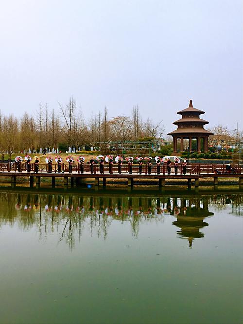 "三八节"前夕,郯国古城摄影协会与郯城玉墨轩旗袍会首届旗袍走秀,摄影