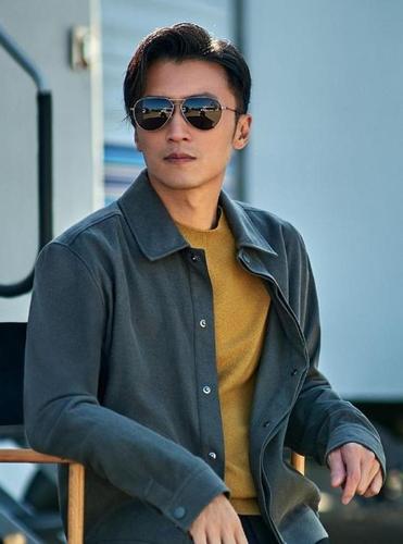 40岁谢霆锋坚持素颜出镜,颜值赶超小鲜肉,护肤方法也很"直男"