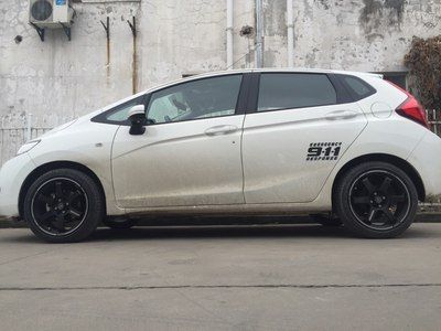 入手新飞度低配换轮毂,biu biu