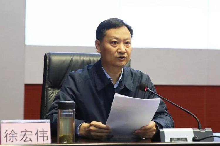 徐宏伟首先对前期医院有关工作推进情况及院志办开展的相关工作进行了