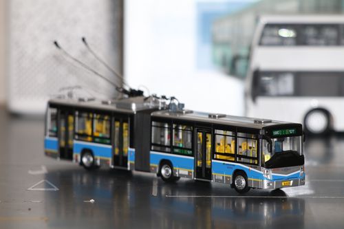 北京无轨电车40年发展史