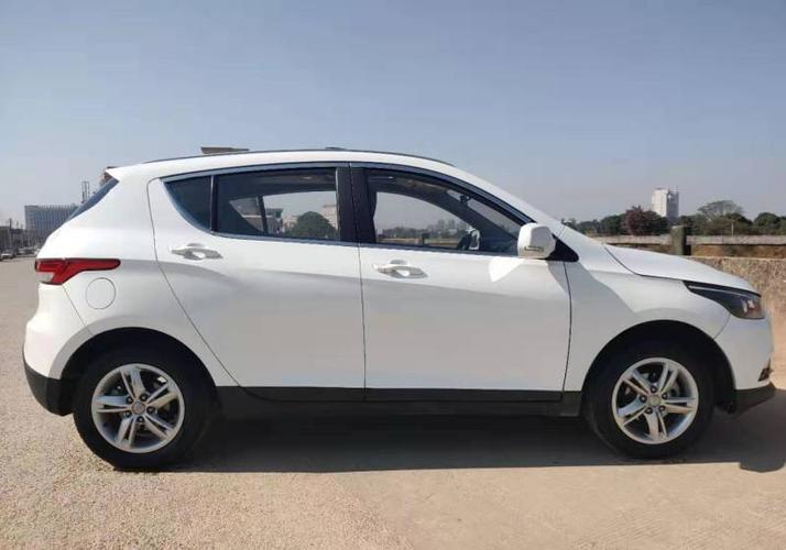 2015年9月北汽绅宝 d60 一汽 骏派d60 2015款 1.5 手动 尊贵型