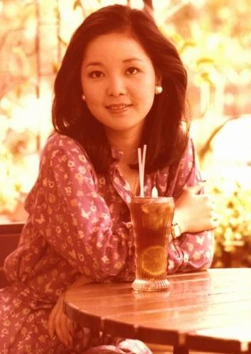 邓丽君最美相册,太珍贵了!(附经典歌曲,边听边看哦)