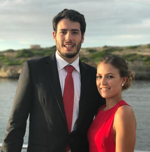 亚历克斯-阿夫里内斯西班牙举办婚礼