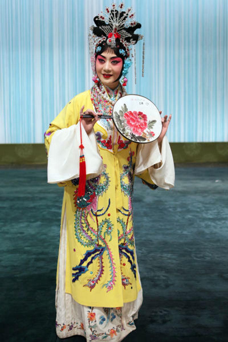 李胜素演《太真外传》杨玉环