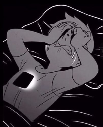 抖音深夜抱着手机哭高清图片合集抖音深夜抱着手机哭无水印表情包