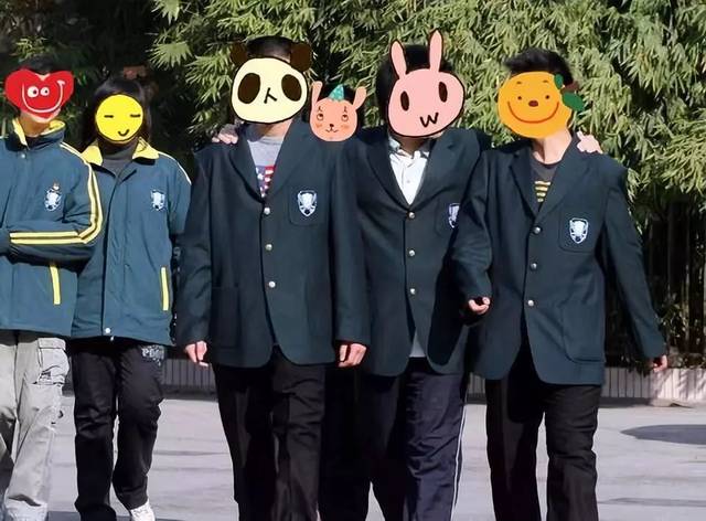武汉最丑中学校服,究竟花落谁家?