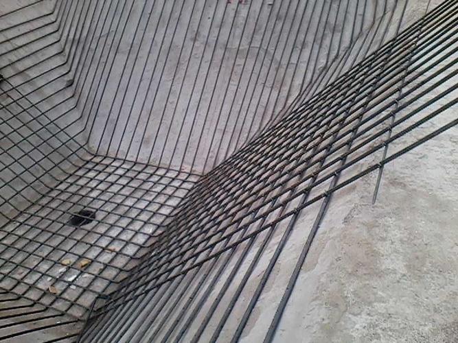 集水坑中的钢筋绑扎完毕