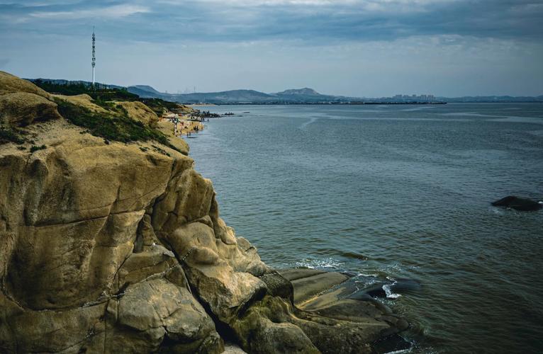 盖州北海公园,数亿年的海蚀地貌,怪石嶙峋,光怪陆离,不禁让人遐想万千