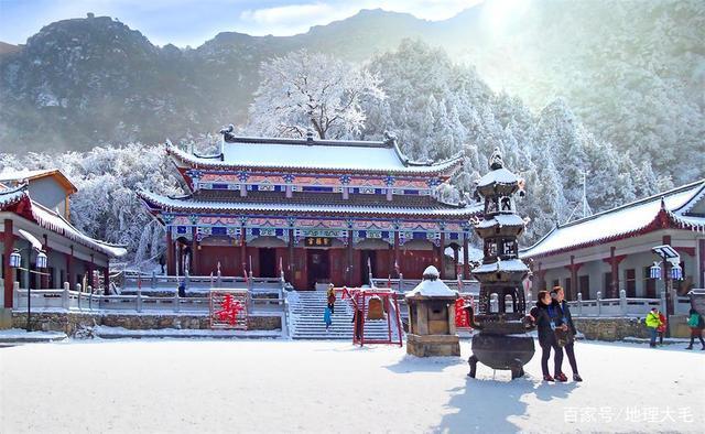 武功山佛教文化深厚,包括九龙寺