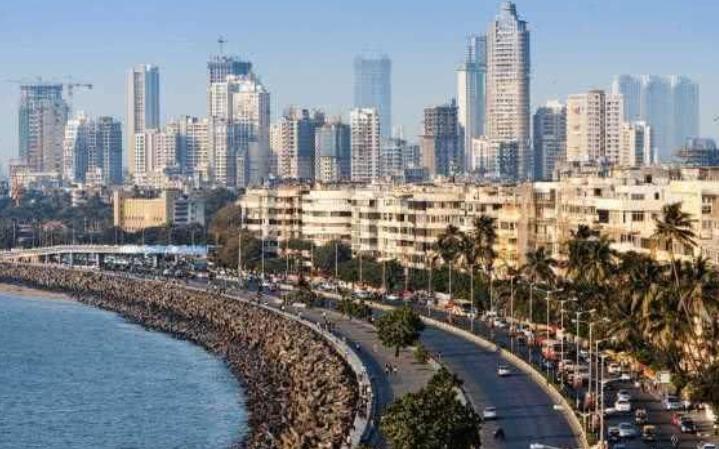 中国小伙去孟买旅游,到富人区后直呼:难怪印度人觉得中国落后!