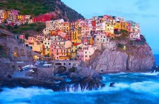 里奥马焦雷riomaggiore  意大利 糟糕的气候让五渔村的其它四个村子