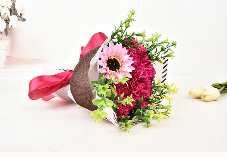 走心圣诞节礼物11朵康乃馨花束香皂花永生花送老师爸妈长辈生日