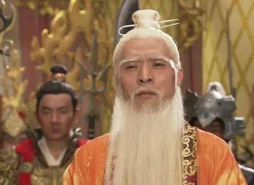 原来盘古的真实身份就是伏羲,而伏羲在很多神话书籍中是一个上古圣人
