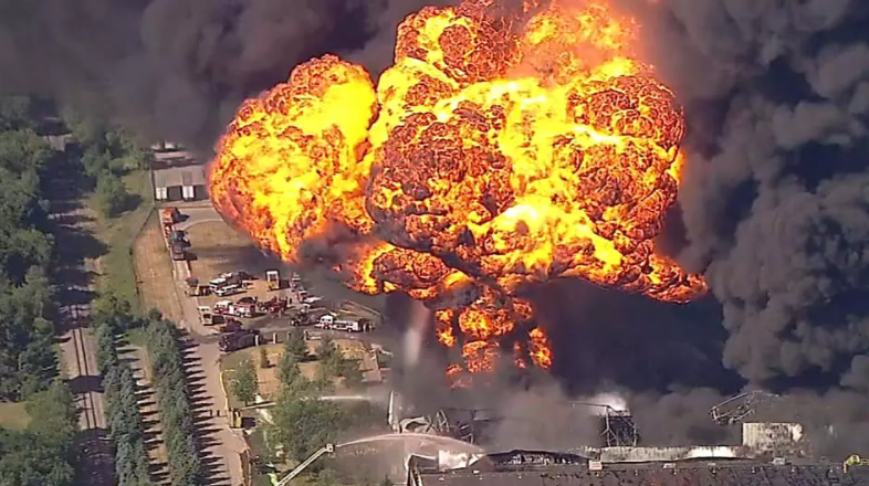 巴菲特重仓的化工巨头发生工厂爆炸当地消防局我们决定放弃灭火