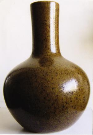 茶叶末釉天球瓶