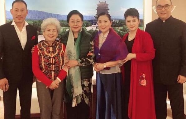 影后沈丹萍当红时嫁给一穷二白的德国男友如今的她过得如何