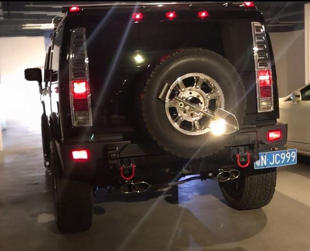 其中,位于深圳观澜片区悦兴路的金悦大厦正是范金鹏的"地下钱庄"所在