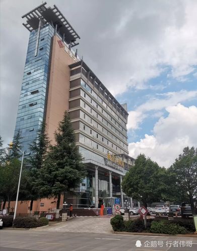 曲靖市麒麟区子午路上一准四星级大酒店,正逆势而上