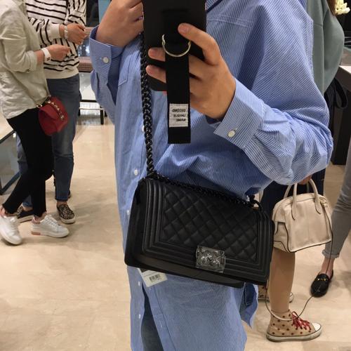 chanel leyboy allblack