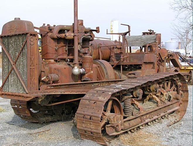 chtz s-65型拖拉机,是前苏联在二战期间大规模使用的一种重型拖拉机.