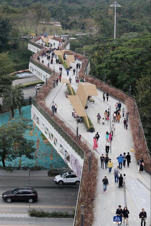 深圳莲花山廊桥开通!笔架山廊桥预计年底通行