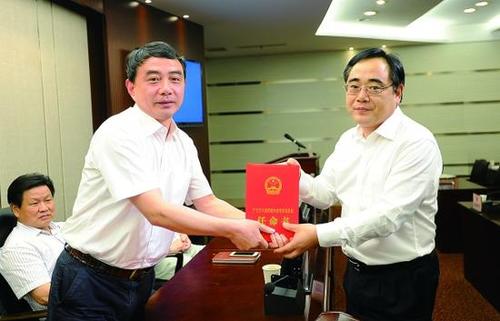 高浩孟代理宁波奉化市市长职务(图)(简历)