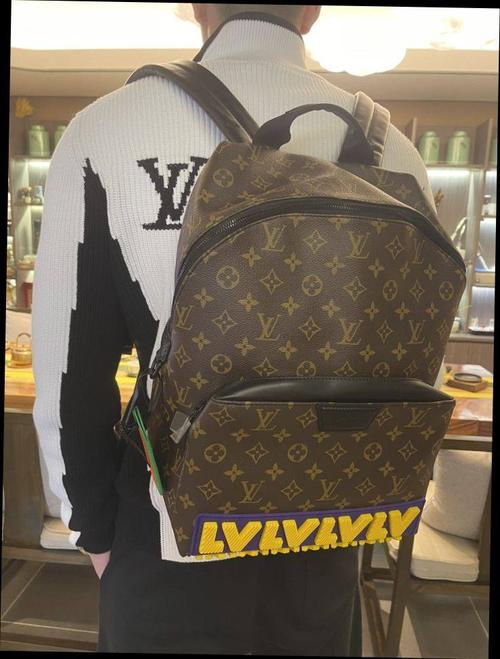 路易威登男士双肩包lv秀款老花双肩