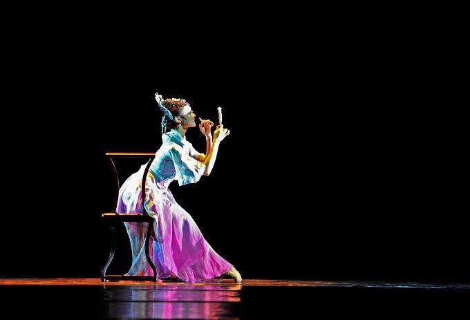 点绛唇·蹴罢秋千