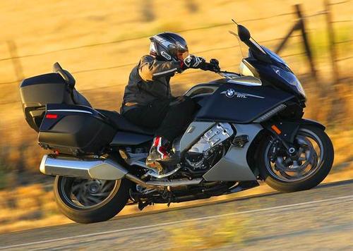 宝马最强巡航摩托,并列六缸配6速,极速200km/h,超大油箱30l