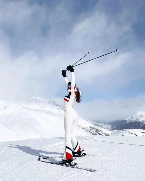 "_滑雪_双板滑雪_广州融创雪世界攻略_单板滑雪_孤独_博主_运动_运动