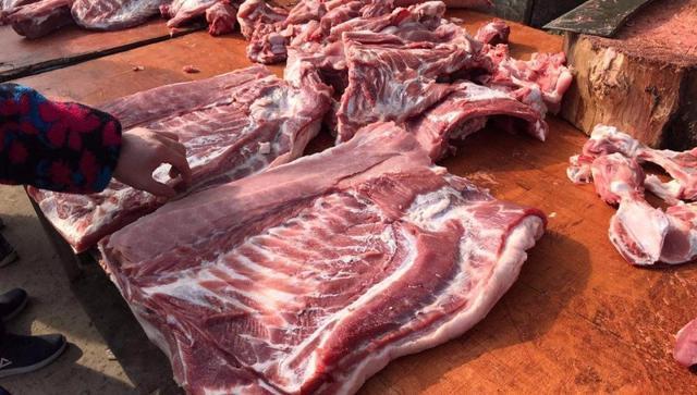 同样是猪肉切记深色和浅色区别很大弄懂了再买不吃亏