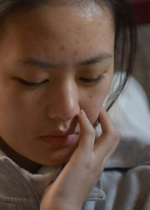 她是《如懿传》高贵妃,17岁出道,撞脸章子怡,生活中却惨遭家暴