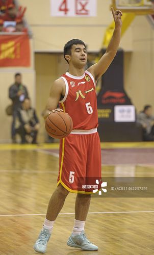 14/15cba第34轮:八一vs江苏 主教练阿的江之子阿尔斯兰比赛中上场