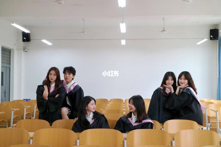 寝室6人毕业照拍照姿势|学士服95_毕业照_学士服_寝室_拍照姿势