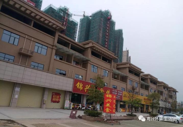 玖龙湾英伦街未营业,位于县城龙西片区,英伦格调布局,临近怀集中学