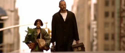 《这个杀手不太冷》影评:捧着盆栽的女孩 ,带着墨镜的杀手