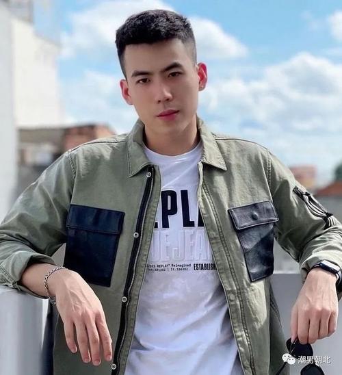 2022男生短发流行发型剪好这3款露额造型帅气不邋遢