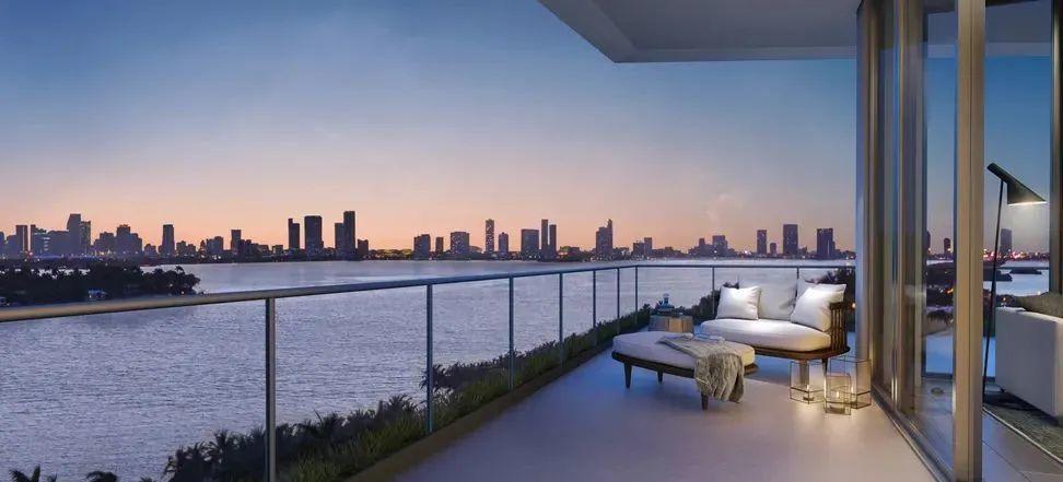 5米湖景阳台,带来空间及风景的双重延伸,提升居住整体舒适度.