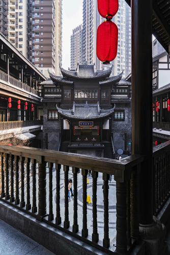 弹子石老街中的王家大院