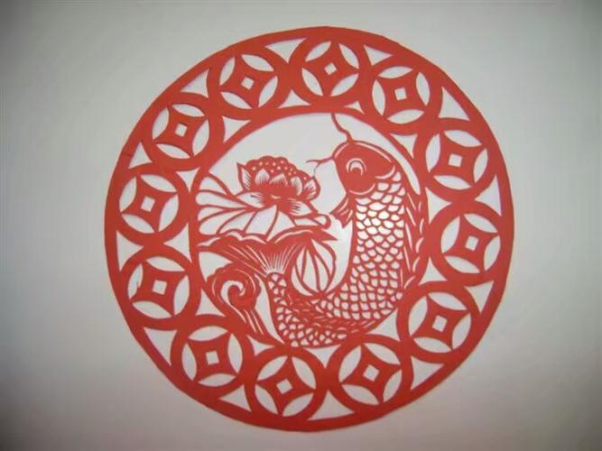 月饼盒上的连年有余