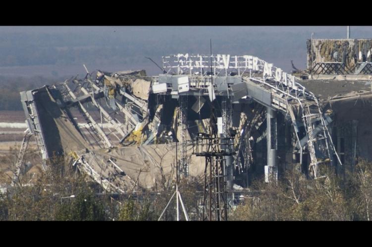 震惊:战火中的乌克兰顿涅茨克国际机场