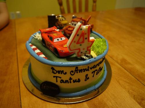 来个特写:麦昆赛车生日蛋糕!