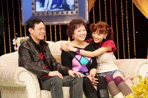 唐嫣误入演艺圈受瞩目 亲友齐助阵大爆隐私
