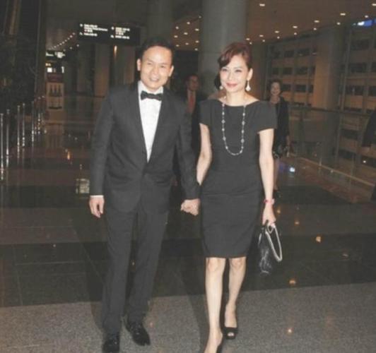 选美嫁富豪连赌王都称赞的邝美云分手吕良伟变炒楼富婆