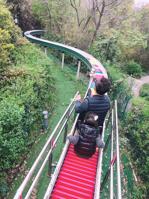 96彩虹滑道_闵行体育公园_萌娃_宝宝日常