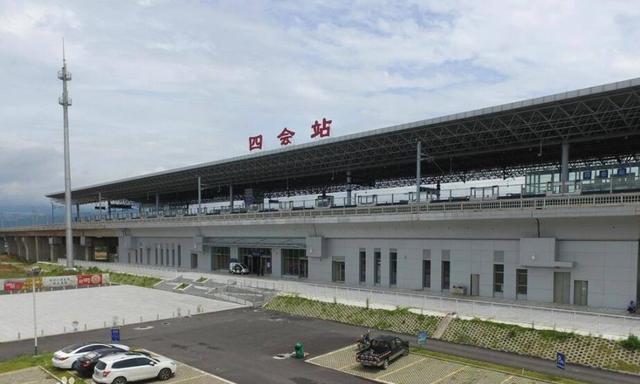 四会市是全国综合实力百强县市拥有一座高架城轨站