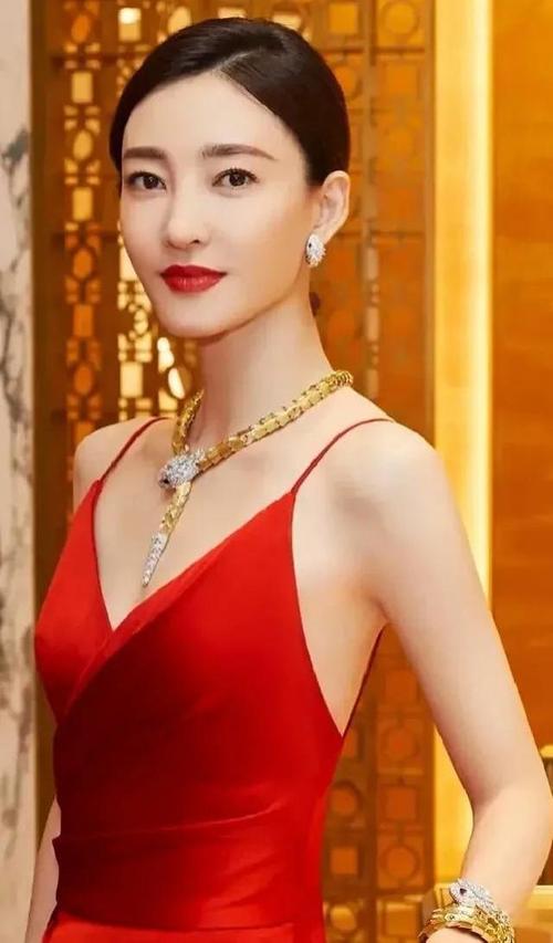 一组王丽坤高清精美写真图集大家喜欢她吗