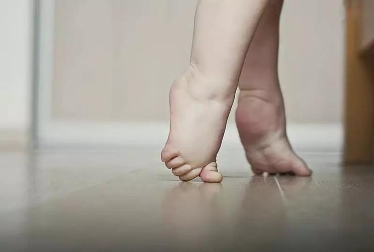 踮脚尖是个不错的有氧运动