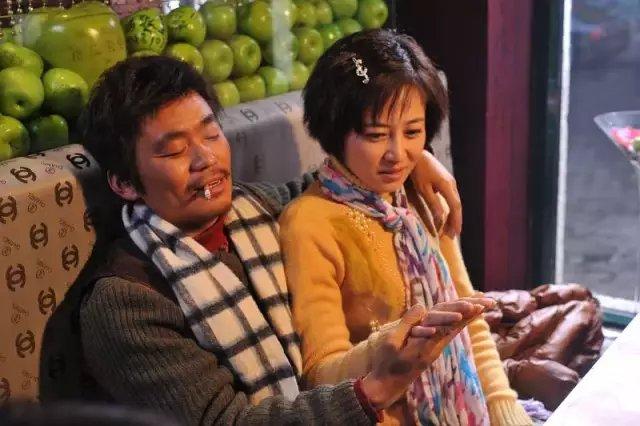 "迷恋树哥抽烟,太霸了有没有.""哈喽,树哥.